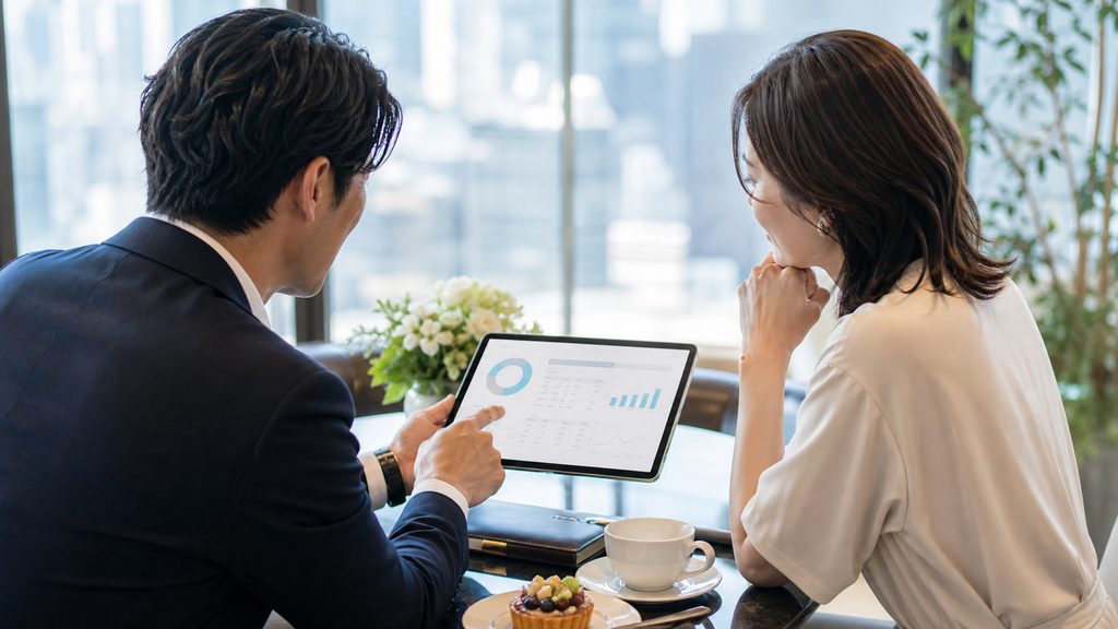 活動期間別の総額シミュレーションと支払いを抑える契約方法のイメージ